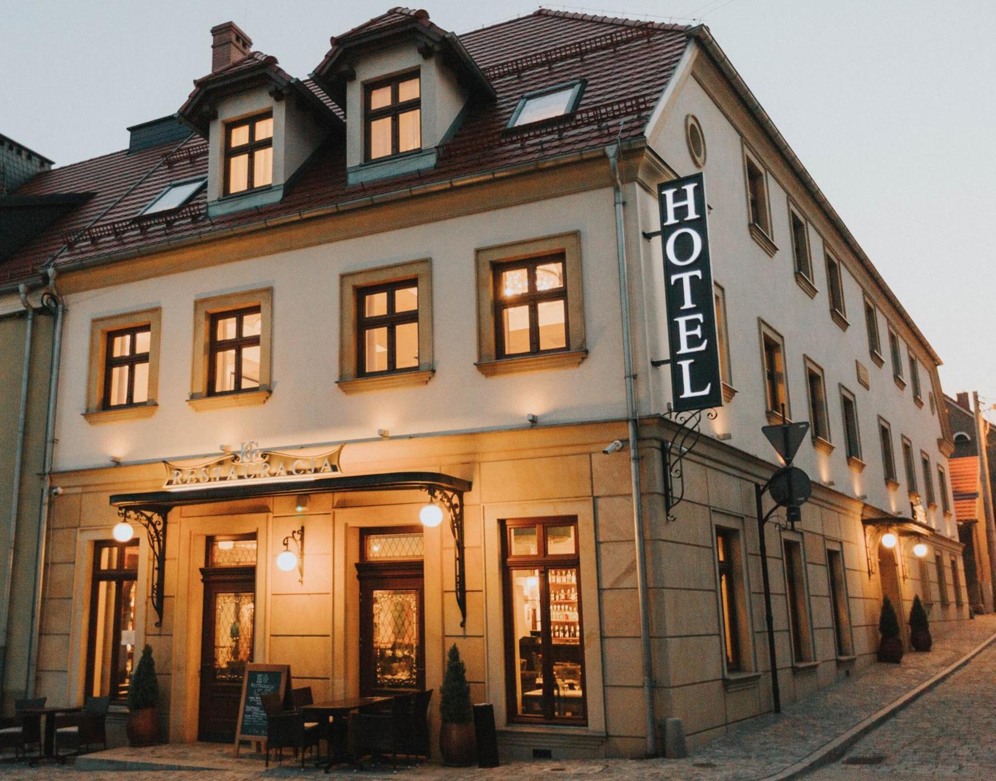 Hg Hotel Toszek Kültér fotó