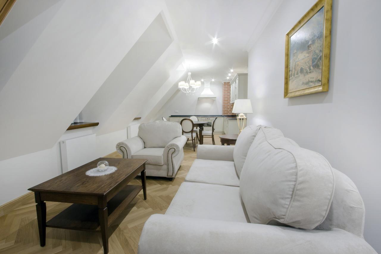 Hg Hotel Toszek Kültér fotó