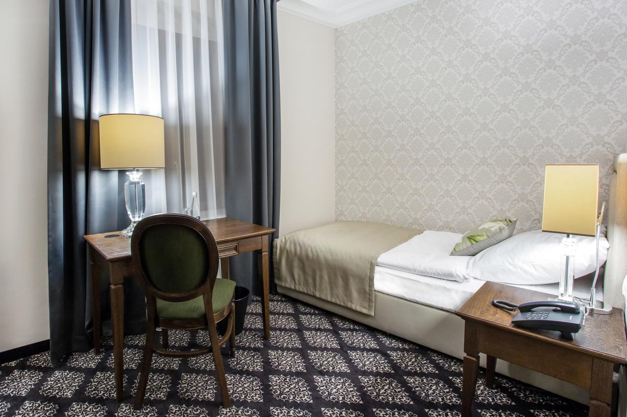 Hg Hotel Toszek Kültér fotó