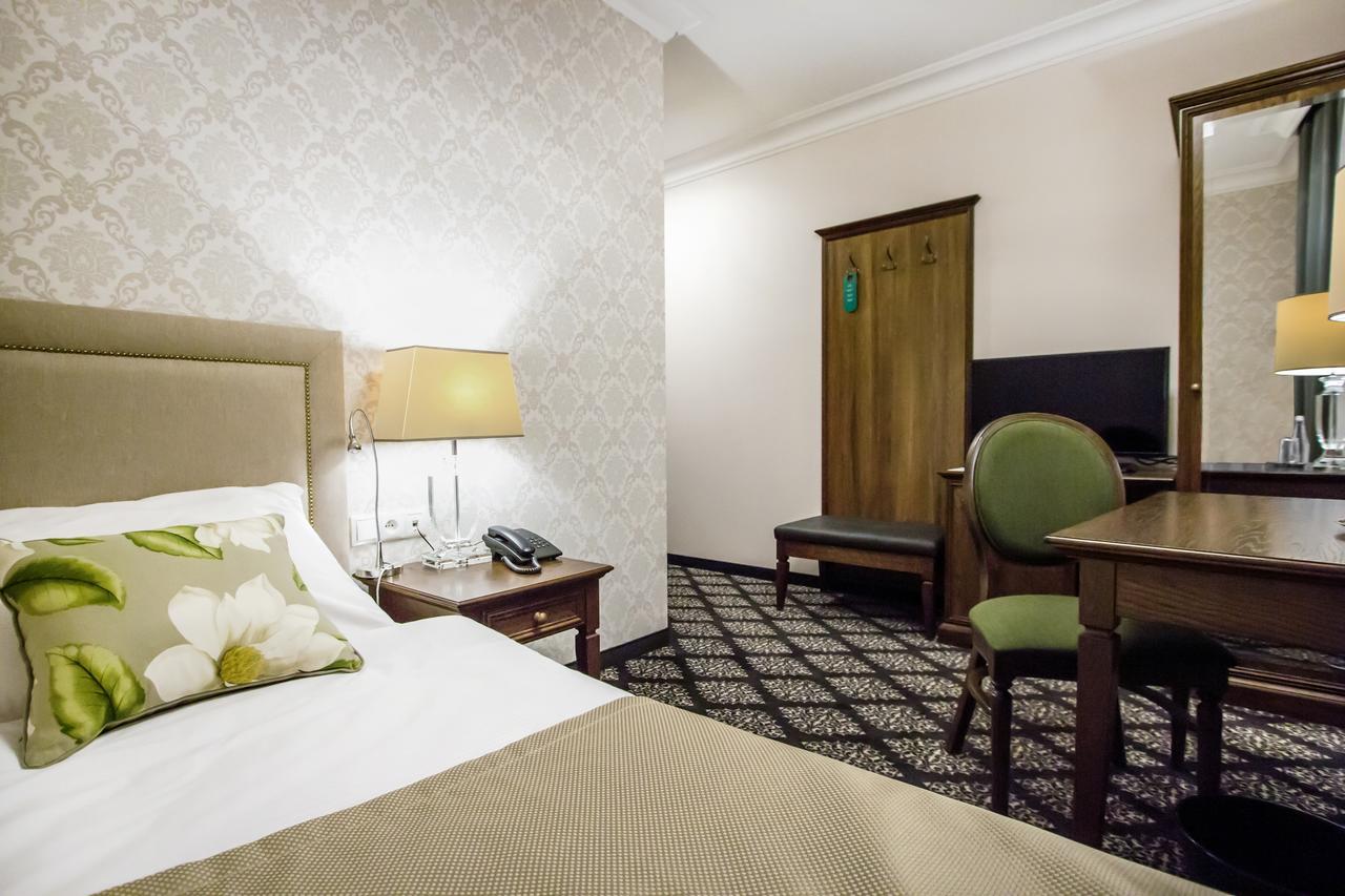 Hg Hotel Toszek Kültér fotó